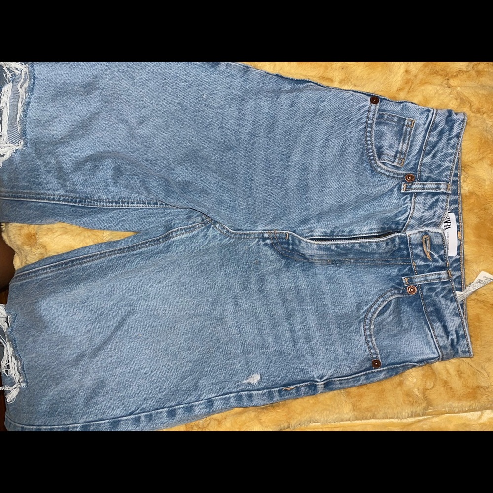 High waisted ZARA Flare Jeans.